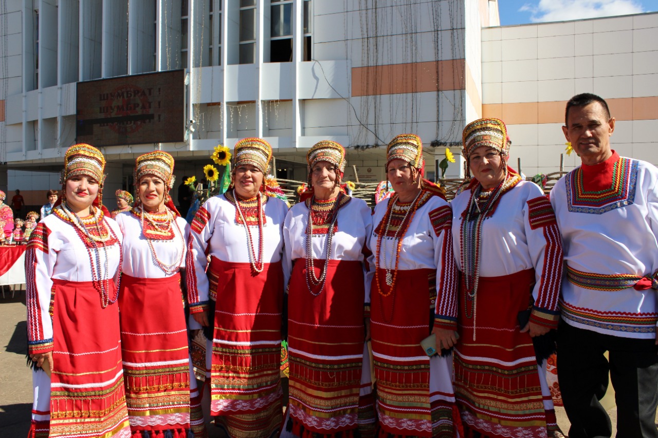 ЦЕНТР НАРОДНОГО ТВОРЧЕСТВА │Мордовский народный фольклорный ансамбль  «Горнипов» принял участие на межрегиональном национально-фольклорном  празднике «Шумбрат!»